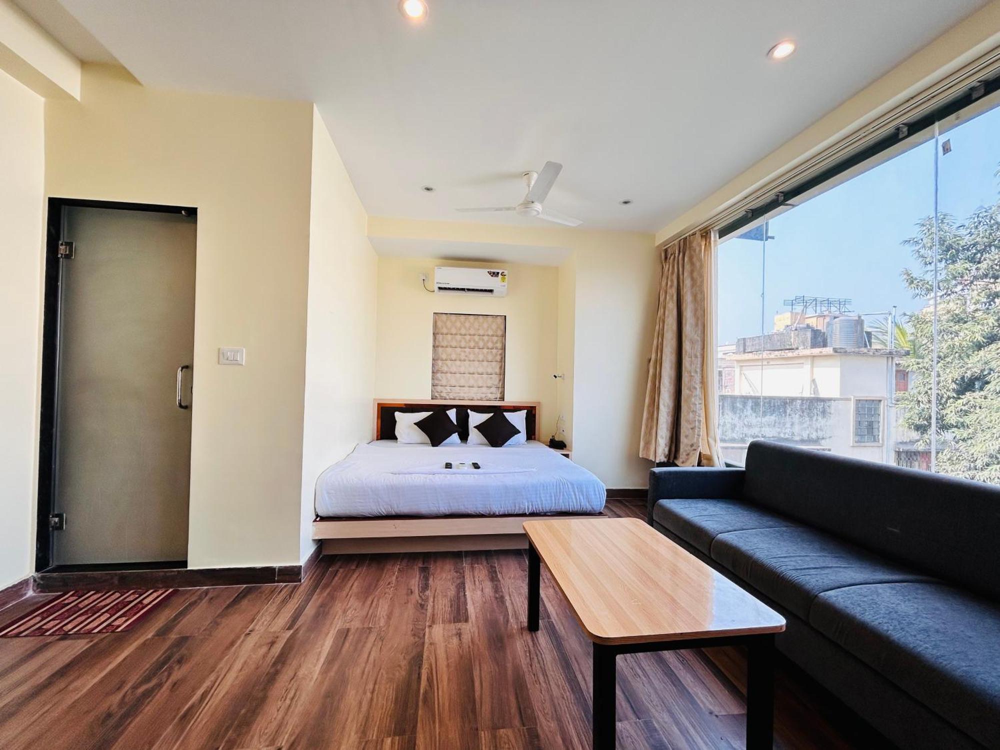 Golden Square - Kolkata Airport Hotel Екстериор снимка