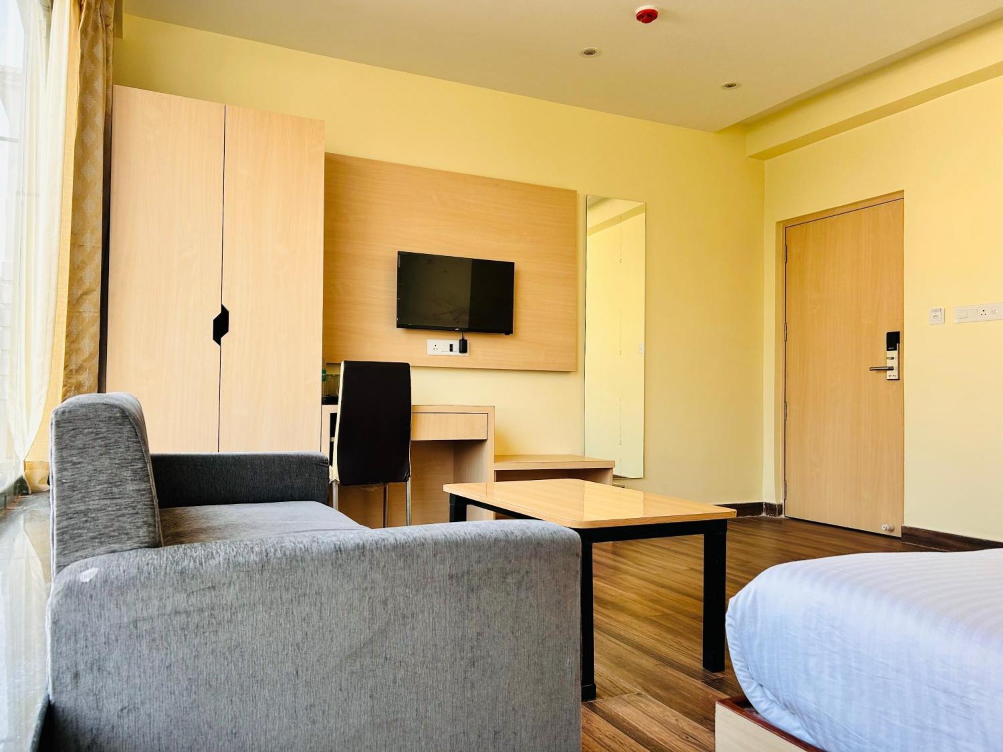 Golden Square - Kolkata Airport Hotel Екстериор снимка
