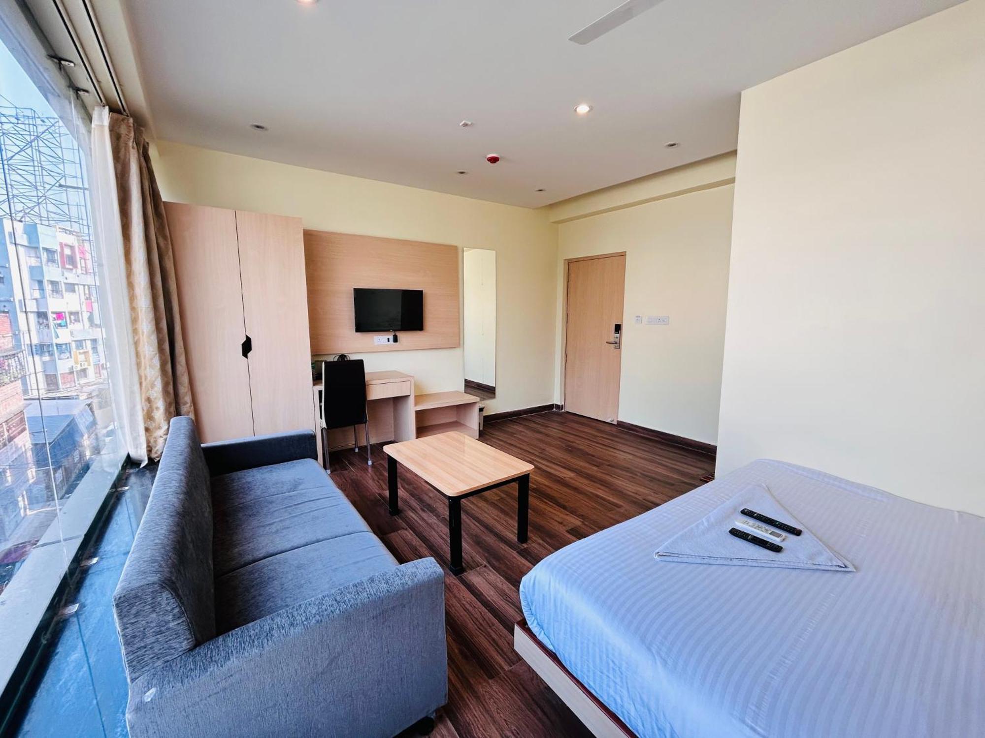 Golden Square - Kolkata Airport Hotel Екстериор снимка